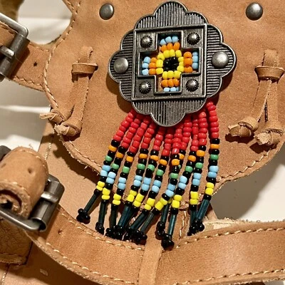Sandalias para mujer Latigo de cuero con correa al tobillo con cuentas nativas am, aztecas, boho talla 9M Foto 1 de 4