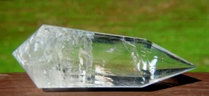 Vogel inspirierter 24-seitiger Quarz-Kristallstab mit doppeltem Abschluss - Bild 1 von 12