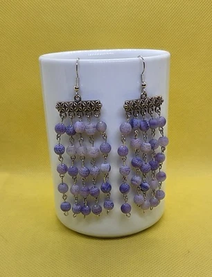 Pendientes de araña larga púrpura claro hechos a mano  Foto 1 de 4