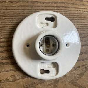 Leviton 000-9875 Keyless Porcelain Lampholder Light Socket 660W 250V - Picture 1 of 6
