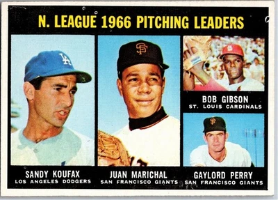 1967 Topps - Bob Gibson, Sandy Koufax, Juan Marichal #236 Foto 1 de 2