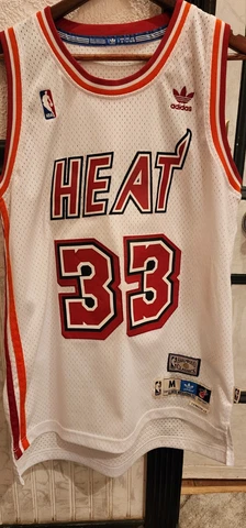 VTG NBA Adidas HW Classic Miami Heat Alonzo Mourning Jersey 33 Mens Medium SEWN Cover