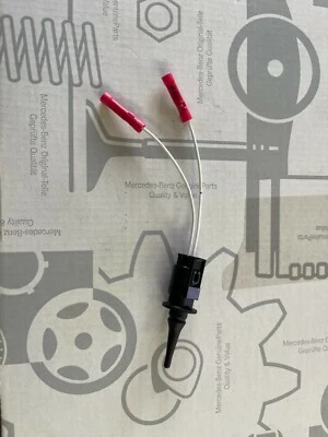 Genuine Mercedes Ambient Temperature Sensor Complete Repair Harness - Image 1 of 3