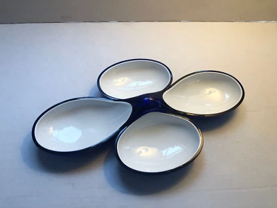 Tigelas de servir vintage de acrílico italiano azul e branco Guzzini Itália - Imagem 1 de 4