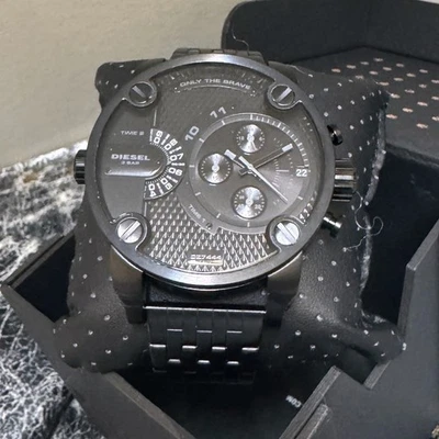 Novo com etiquetas Diesel Little Daddy relógio preto aço inoxidável DZ7444 - Imagem 1 de 4