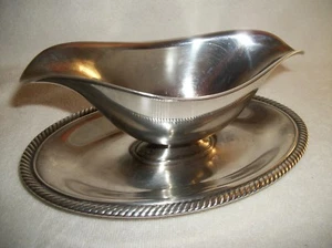 Barco Gravy plateado adjunto debajo de la placa Castleton International Silver CO. - Imagen 1 de 11
