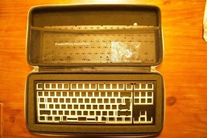 Custom Keyboard Tastatur KeebsForAll Freebird TKL Schwarz ANSI POM Plate Winkeys - Bild 1 von 6