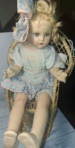 Muñeca sin marca de 18 pulgadas de los años 30 a 40 con silla cerrada de ojos de pelo de mohair NO incluida - Imagen 1 de 15