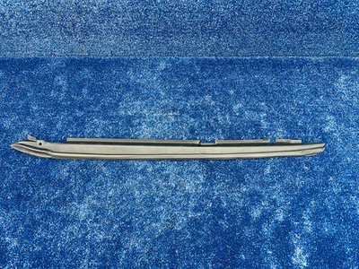 06-13 Lexus IS250 IS350 guardabarros delantero derecho sello superior embellecedor 53825-53011 OEM Foto 1 de 4