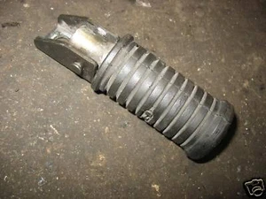 81 KAWASAKI KZ440 KZ 440 LTD RIGHT PASSENGER FOOT PEG @ - Foto 1 di 1