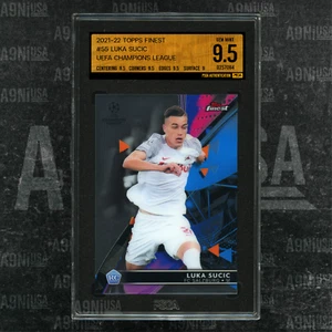 2021-22 TOPS UEFA C/L #55 LUKA SUCIC RC FC SALZBURG PSGA 9,5 GEMME NUOVO DI ZECCA - Foto 1 di 3