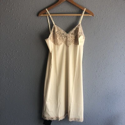 Lencería Vintage Vanity Fair Completa Slip Encaje Beige Talla 34 Pequeña Nylon Antrón Nueva Foto 1 de 4