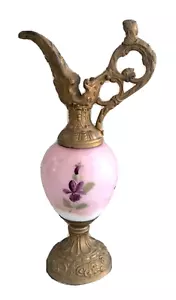 Antico decoro vittoriano in metallo Ewer, corpo in vetro con violette dipinte a mano 12-1/2" - Foto 1 di 10