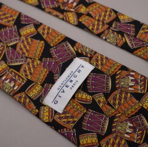 Corbata de seda impresa en batería única Givenchy Paris hecha en Italia diseñador música de lujo - Imagen 1 de 5