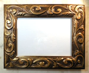 Cornice portafoto legno intagliato ornato oro dorato 5" x 7" ha cavalletto--può essere appesa - Foto 1 di 4