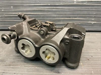 Yamaha YZF R6 2015, pinza de freno delantera izquierda, fabricante de equipos originales estilo disco plateado #16 Foto 1 de 4