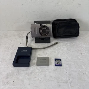 Pacchetto fotocamera Canon PowerShot SD800 IS Digital ELPH 7,1 MP | TESTATO - Foto 1 di 10