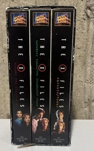X-files VHS Box Set 3 Tapes Squeeze Tombs Beyond Sea Darkness Fails - Picture 1 of 4