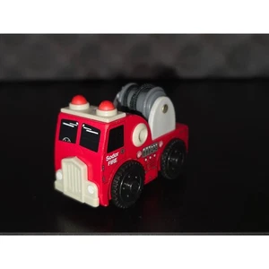 Thomas & Friends Ferrocarril de Madera Sodor Camión de Bomberos Tren Tanque Motor - Imagen 1 de 7