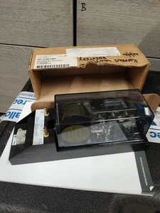 Johnston Controlls Ep-1110-7001 10v Electro-pneumatic transducer - Picture 1 of 10