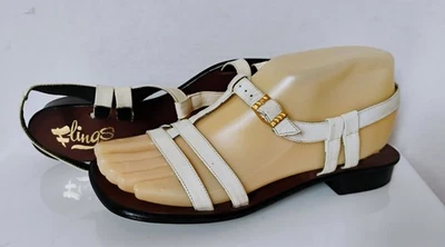 Sandálias de tiras de couro branco vintage novas dos anos 1960 "Flings" feitas na Itália 7-M - Imagem 1 de 4