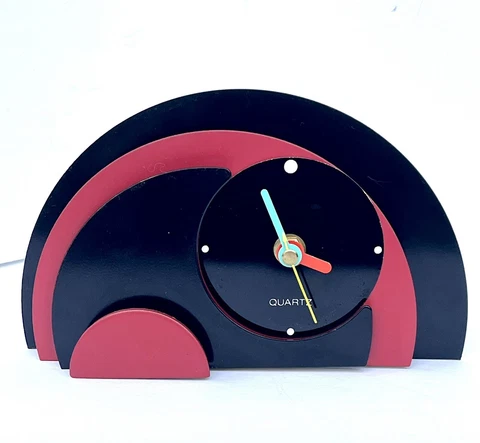 VINTAGE 1980’s RED/BLACK MEMPHIS AGE POP ART DESK CLOCK Cover