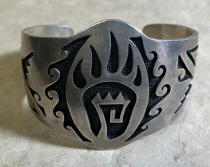 -Wunderschönes, großes, schweres handgefertigtes Hopi Sterling Overlay Bärenkralle/Pfotenarmband - Bild 1 von 7