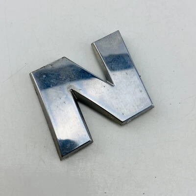 Volkswagen Routan 2009-2014 emblema logotipo letra insignia puerta trasera cromada OEM E45N Foto 1 de 4