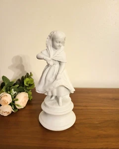 Figurine Statuette en Biscuit Jeune Fille en Robe - Afbeelding 1 van 7