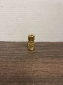 Milton 715 Coupler “M” Style 1/4” Female NPT 1/4” Basic Size - Bild 1 von 6