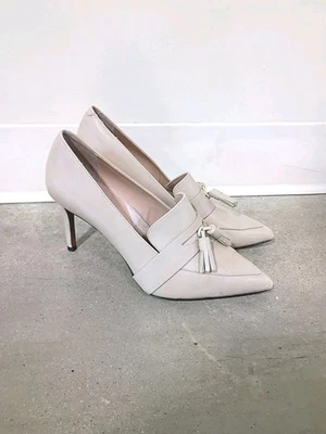 Zapatos de salón Banana Republic Madison con borla beige tostado Foto 1 de 4