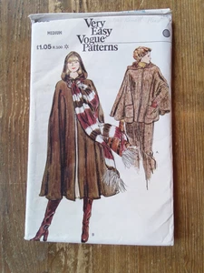 9032 Hooded Winter Cape Coat Size Medium 12-14 Used Vintage Vogue Sewing Pattern - Picture 1 of 2