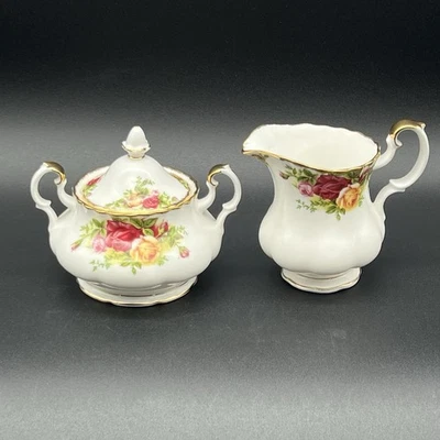 Crema y azucarero vintage Royal Albert 1962 Old Country Roses con tapa Foto 1 de 4