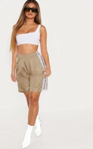 PRETTY LITTLE THING LADIES BEIGE WHITE LONG LINE BERMUDA SHELL SHORTS SIZE 10 - Picture 1 of 4