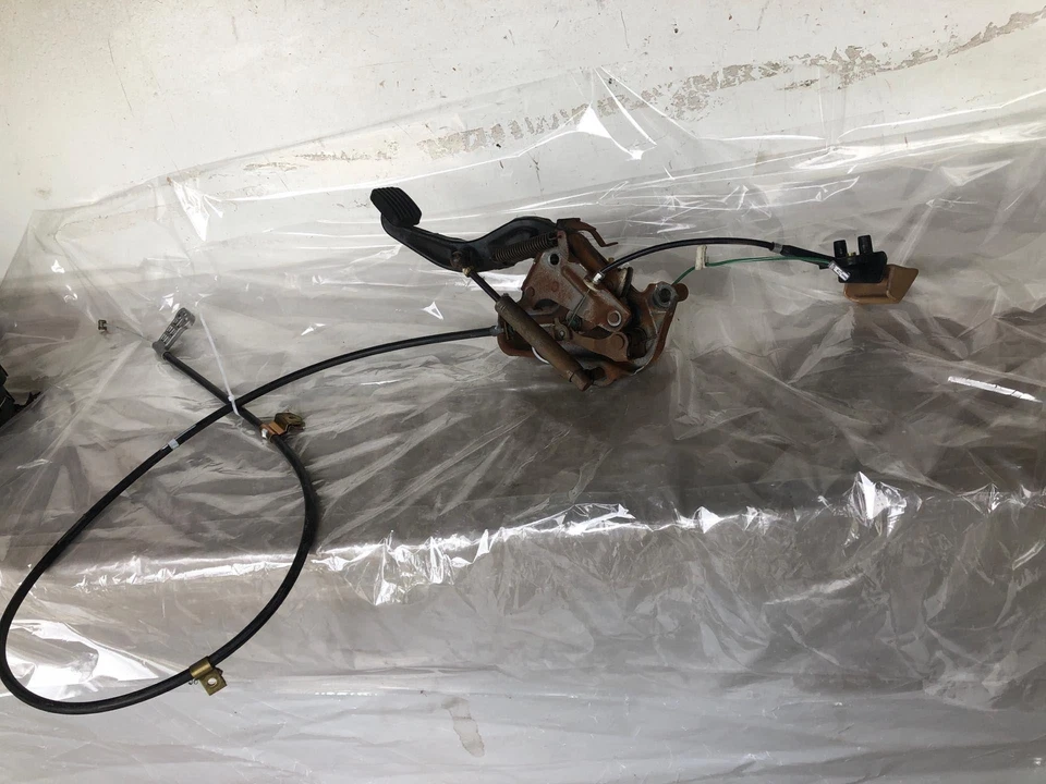 Toyota Avalon XL 1997 sedán freno de emergencia manija de estacionamiento conjunto usado Foto 1 de 4