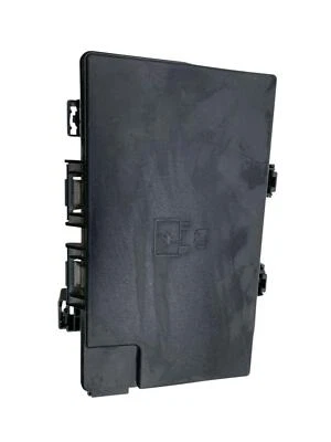 Dodge Ram 3500 2020-2021 compartimento del motor 6,7 L potencia inteligente pbd caja de fusibles central Foto 1 de 4