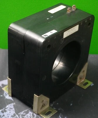 RU Current Transformer E93779 LR89403 100:5 CAT. 137-101 50-400HZ 600V - Image 1 of 4