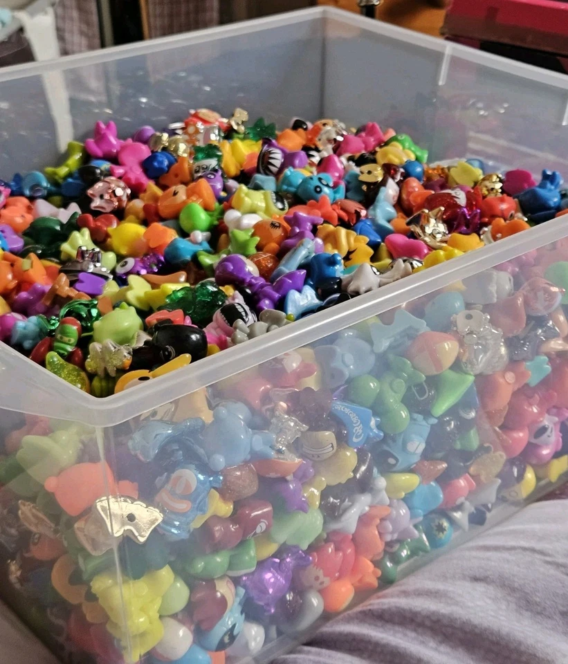 30x Gogo's Crazy Bones Modern, zufällige Figuren gemischt Mystery Konvolut. - Bild 1 von 4