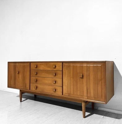 MCM Danés Moderno Teca Credenza o Aparador Mediados de Siglo Madera Armario de Almacenamiento Foto 1 de 4