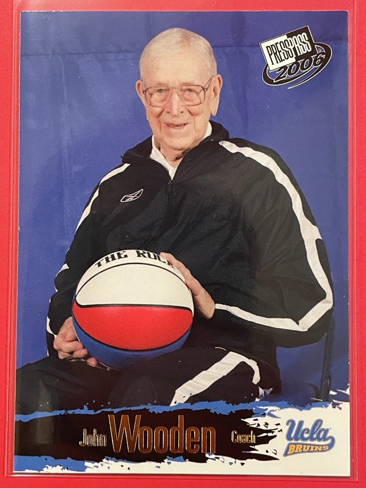 2006 Press Pass John Wooden Gold #G44 Basketball UCLA HOF - Image 1 of 2