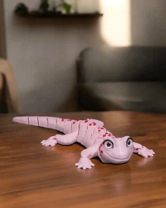 Gecko Pink Ist es ein Gecko, ein Leopard, ein Haustier oder ein erstaunlicher artikulierter 3D-Druck? - Bild 1 von 7