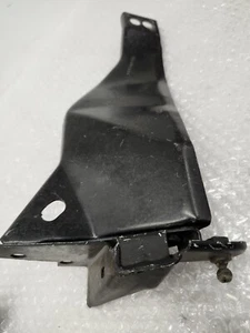 C4 Corvette LEFT Front Bumper Inner Fender Bracket Wheelhouse Support 88-96 OEM - Foto 1 di 6