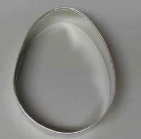 Cortador de galletas de huevo 4" comida de Pascua metal NUEVO Foto 1 de 1