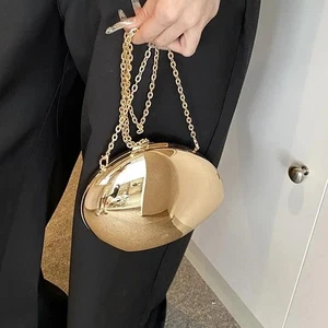 Lindo bolso sin asas de diseñador acrílico con forma de concha dorado plateado para mujer noche fiesta - Imagen 1 de 18
