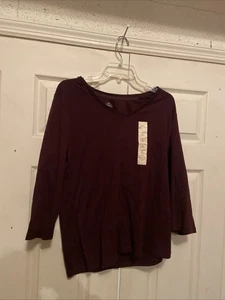 St. John's Bay scollo a V ~ manica 3/4 ~ top in cotone ~ bordeaux ~ taglia grande ~ nuovo con etichette - Foto 1 di 3