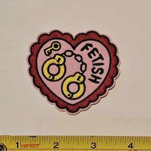 FETISH HANDCUFFS KEY HEART ❤️ PATCH BADGE EMBROIDERY - Picture 1 of 1