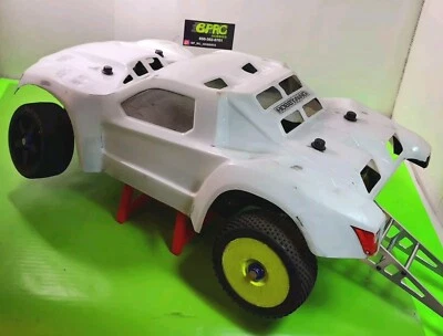 Vintg RC CAR AFTERMARKET PROLINE TRAXXAS 2W/D SLASH ROLLER STREET RACER USED - Image 1 of 4