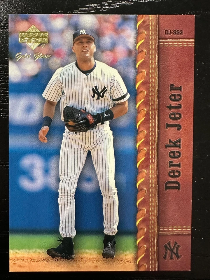 Derek Jeter 2001 Upper Deck Gold Glove #40 - Image 1 of 2