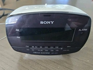 SONY ICF-C111 Dream Machine AM/FM LED Alarm Clock Radio Snooze Battery WORKS - Picture 1 of 11