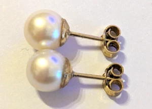 7.5 mms cultured pearl &9ct gold stud earrings - Picture 1 of 6
